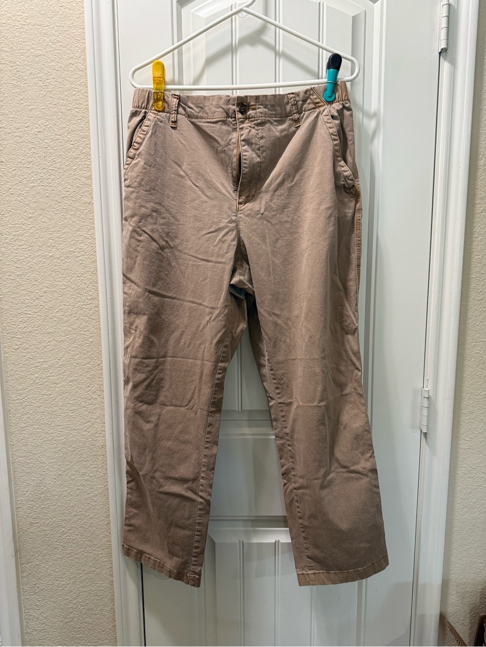 Women’s Classic Chino Pants in Beige